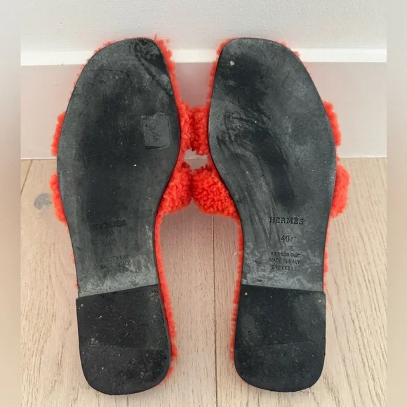 Hermes teddy oran sandals in good condition. Size 40 in orange. - Picture 3 of 5